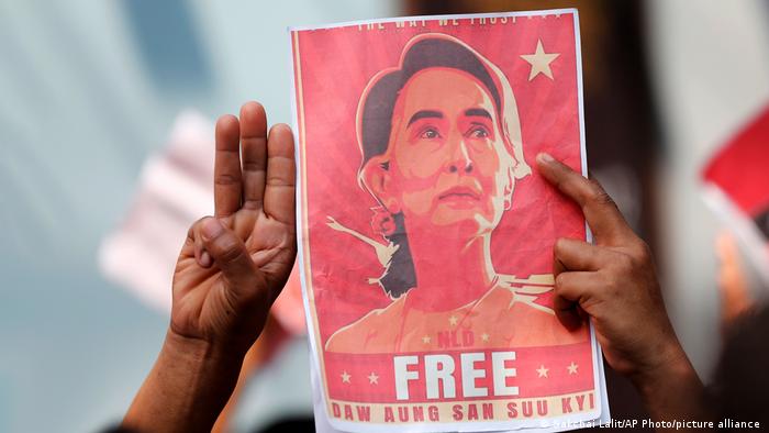 Aung San Suu Kyi é condenada a mais cinco anos de prisão em Mianmar