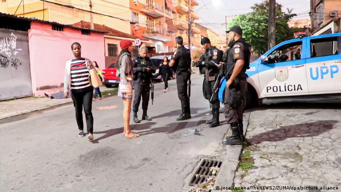 Opera O Policial Em Favela Do Rio Deixa Ao Menos Mortos Isto