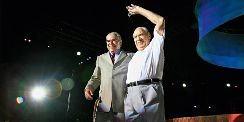 Pioneirismo: Samuel Klein (dir.) ao lado de um dos seus filhos, Michael.