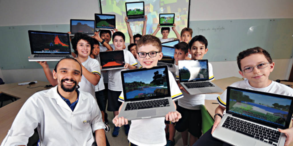 Microsoft cria site para professores ensinarem com o Minecraft