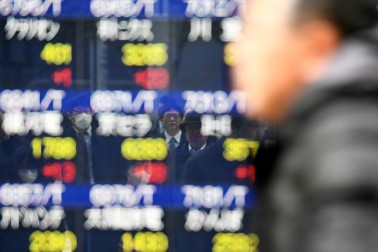 O índice Nikkei 225 teve baixa marginal de 0,09%, a 23.494,34 pontos