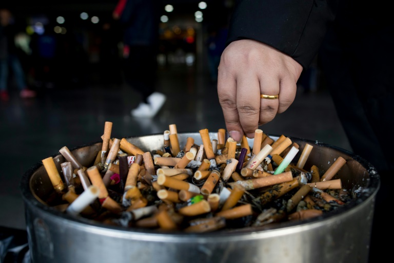 Fumar tabaco aumento o fator de risco para infecções respiratórias, doenças vasculares, cardiovasculares e pulmonares