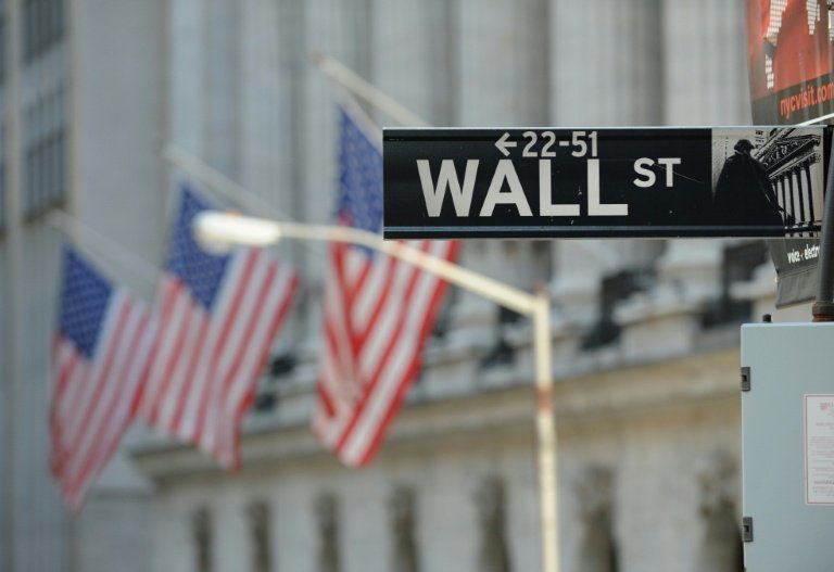 Wall Street sobe, e Dow Jones e S&P acumulam 7 meses seguidos de alta