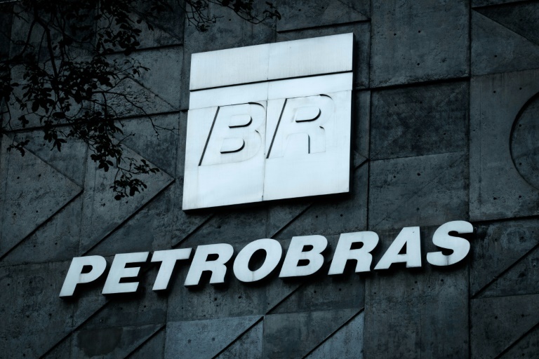 A Petrobras assinou um memorando de entendimento com as empresas francesas Total e Total Erén para analisar a viabilidade de negócios de energia eólica e solar em território brasileiro - AFP/Arquivos