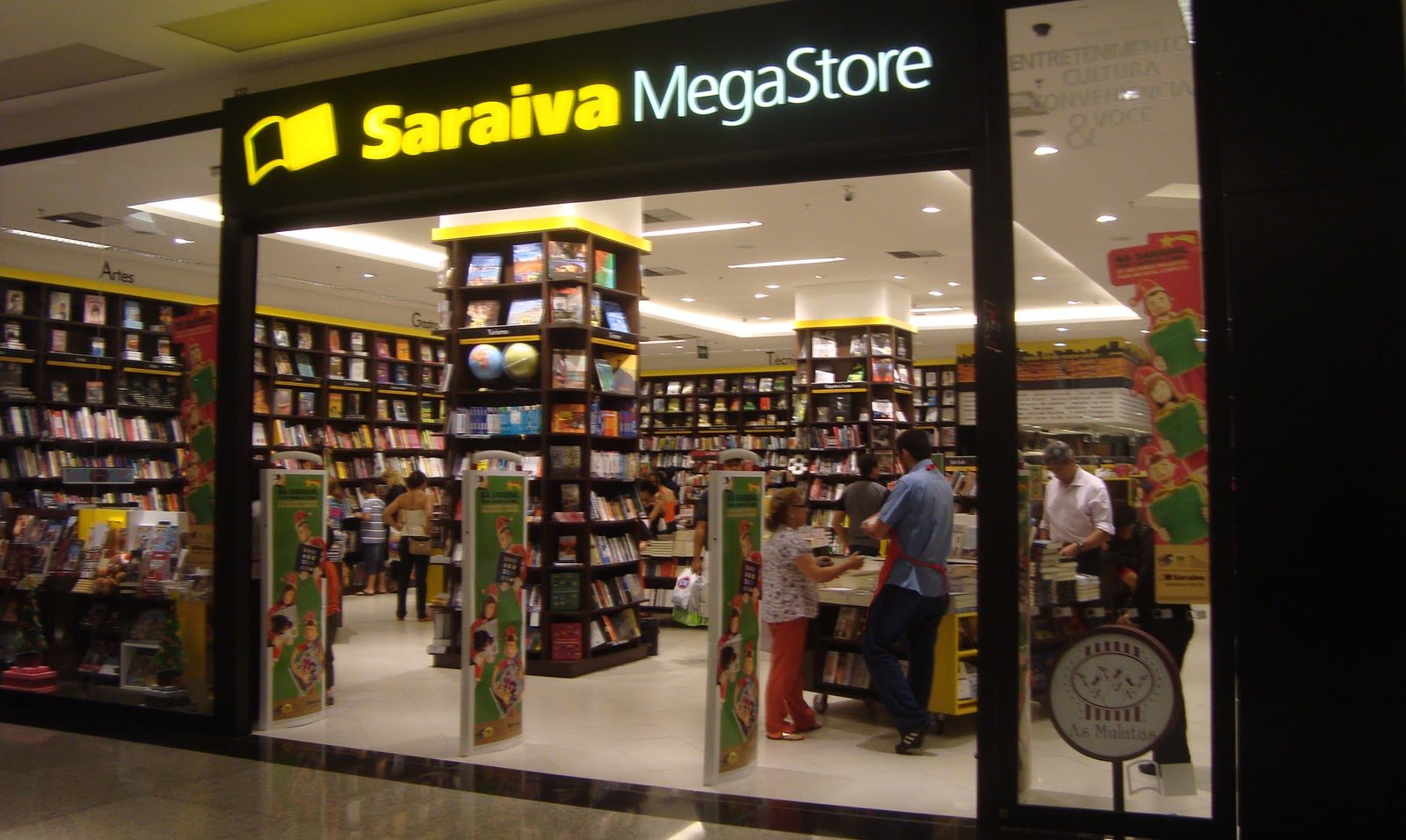 Dona de grandes espaços em shoppings e pontos de rua, a Saraiva agora vai se tornar uma livraria reduzida