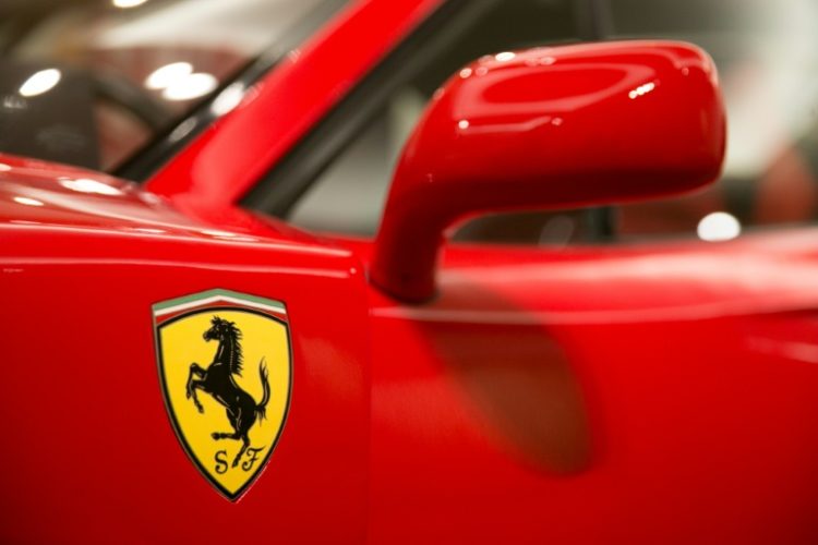A expectativa é de que o primeiro carro elétrico da Ferrari inicie uma nova era na montadora