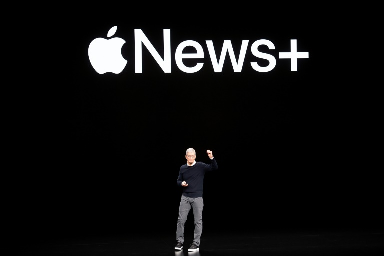O Apple News+ é um dos serviços que devem entrar nesses pacotes de assinatura para os clientes da empresa