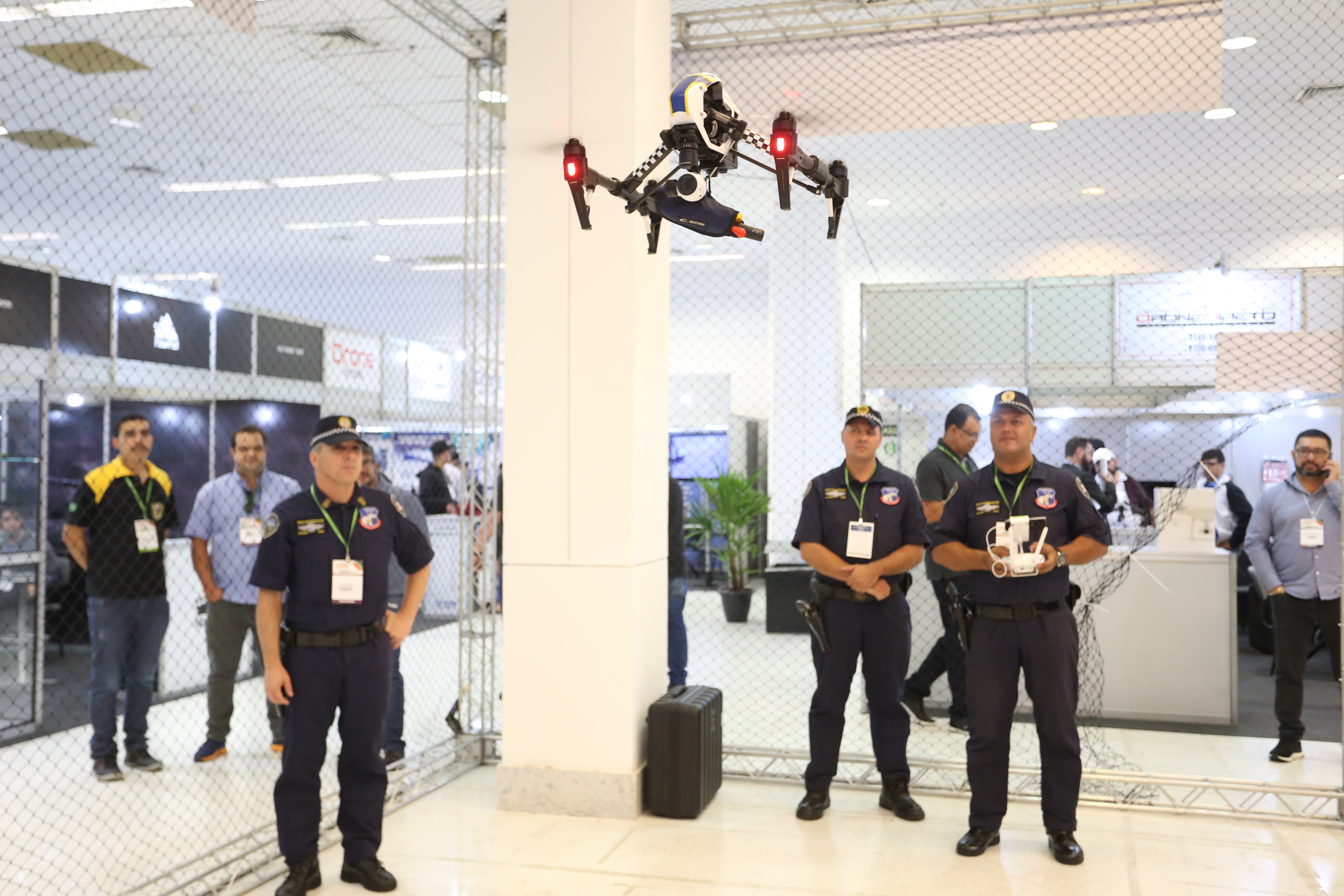 Os setores da Drone Show e Mundo GEO movimentam juntos cerca de R$ 1 bilhão anualmente, gerando cerca de 30 mil empregos diretos no país.