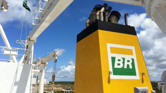 Petrobras: reestruturação para enfrentar "a pior crise do petróleo em 100 anos"