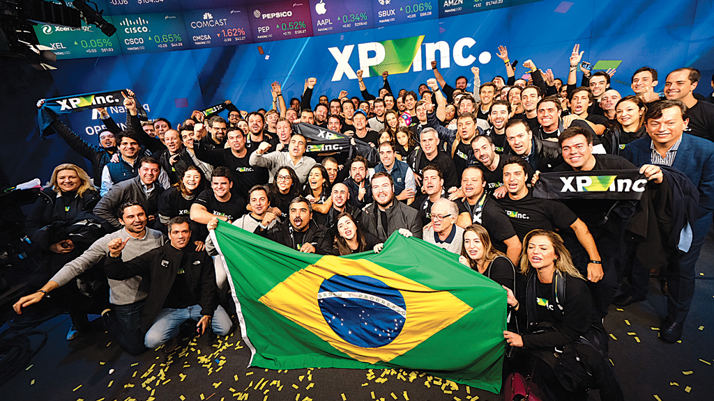 Funcionários da XP no dia em que a empresa fez um IPO na Bolsa