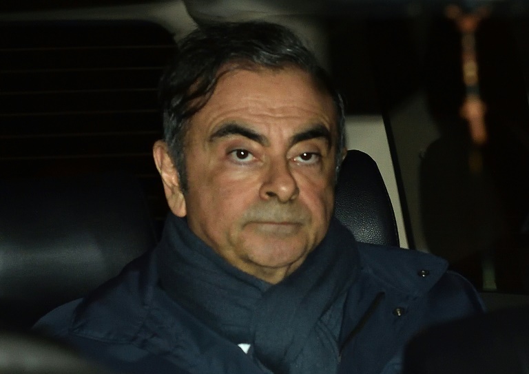 O ex-presidente da Renault-Nissan, Carlos Ghosn deixa o escritório de seu advogado em Tóquio, 3 de abril de 2019