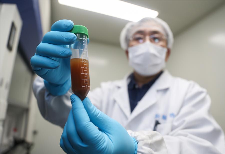 No Japão, "este é o primeiro caso de morte de uma pessoa que o teste deu positivo" para o novo coronavírus, afirmou o ministro japonês