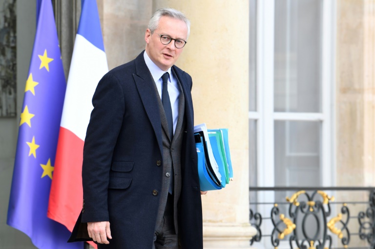 O ministro Bruno Le Maire deixa o palácio presidencial do Elysium após a reunião semanal do governo francês