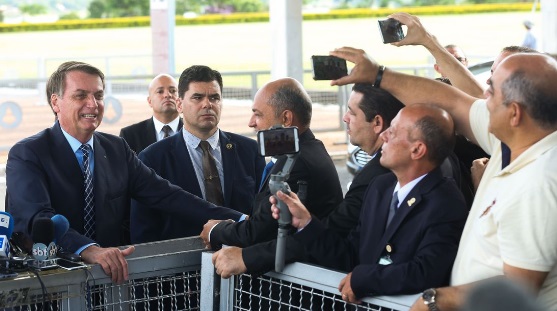 Presidente da República, Jair Bolsonaro critica o ICMS dos Estados nos combustíveis