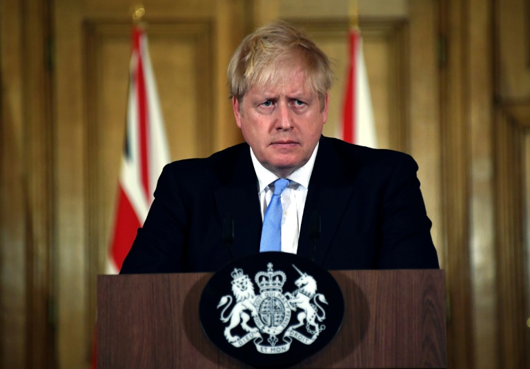 O primeiro-ministro britânico, Boris Johnson, participa de uma conferência de imprensa sobre o coronavírus em 10 Downing Street, em Londres