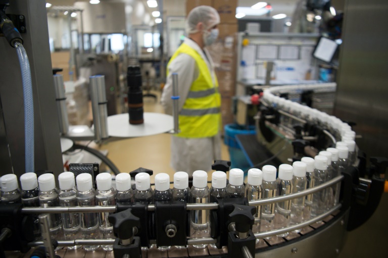 A produção de álcool em gel não está dando conta de atender as demandas dos países, por isso a iniciativa de Colvin foi criticada