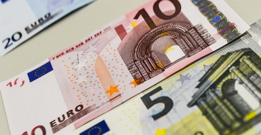 Segundo a presidente da Comissão Europeia, Ursula von der Leyen, que classificou os impactos da covid-19 como "sem precedentes", o montante a ser mobilizado para a retomada econômica na Europa deve ser de 1 trilhão de euros