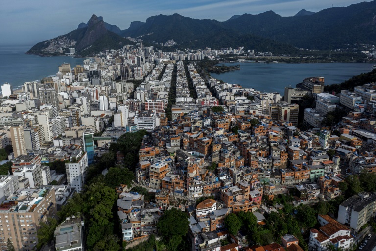O Rio de Janeiro é um exemplo de capital que viu os mais pobres perderem muito e os mais ricos ganhando mais na outra ponta