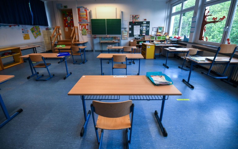 Imagem de uma sala de aula de escola primária de Dortmund, em 4 de maio de 2020