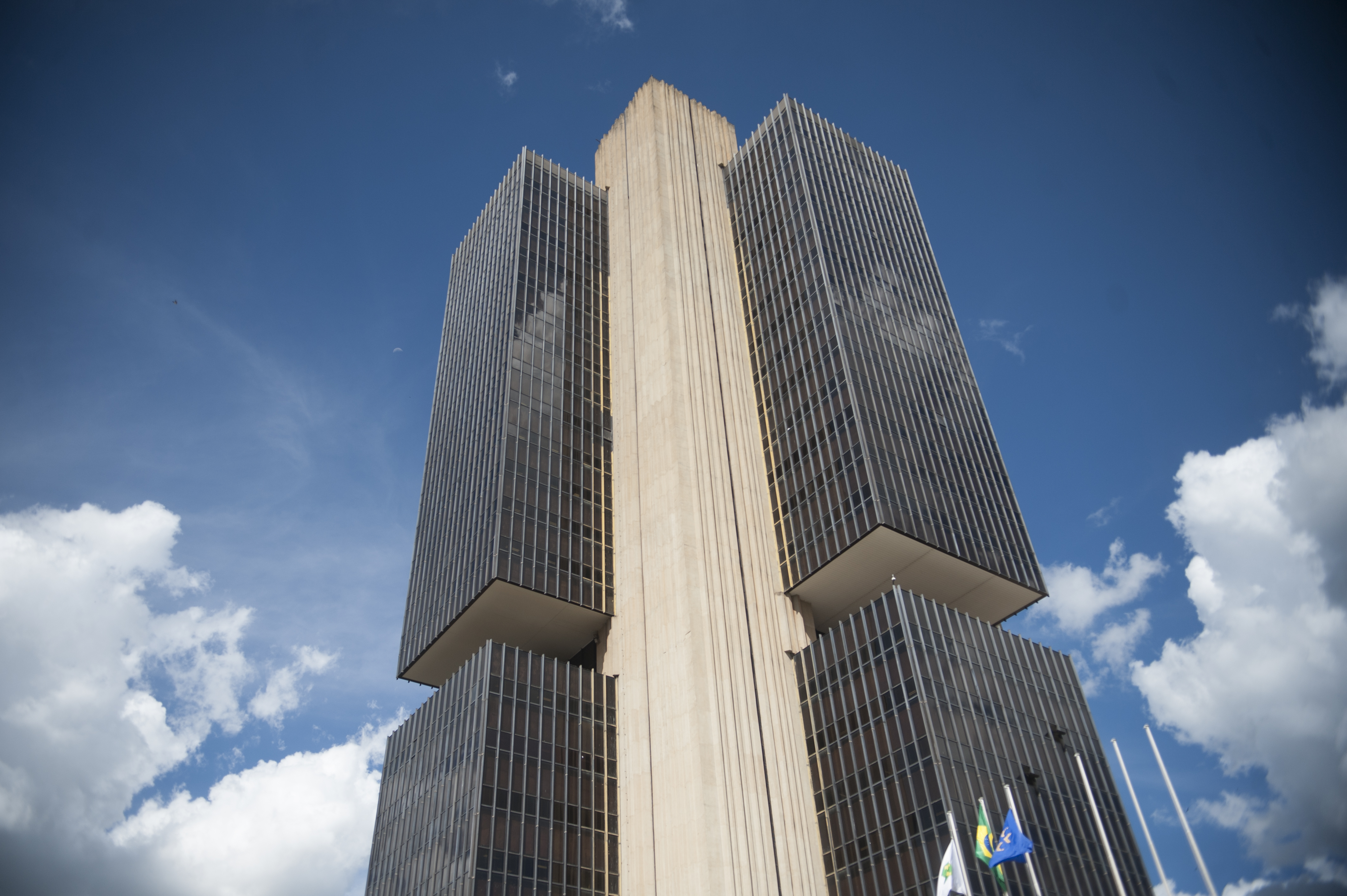 Integrantes do Banco Central acreditam que dificilmente escândalo de fraude envolvendo grandes bancos chegará ao Brasil