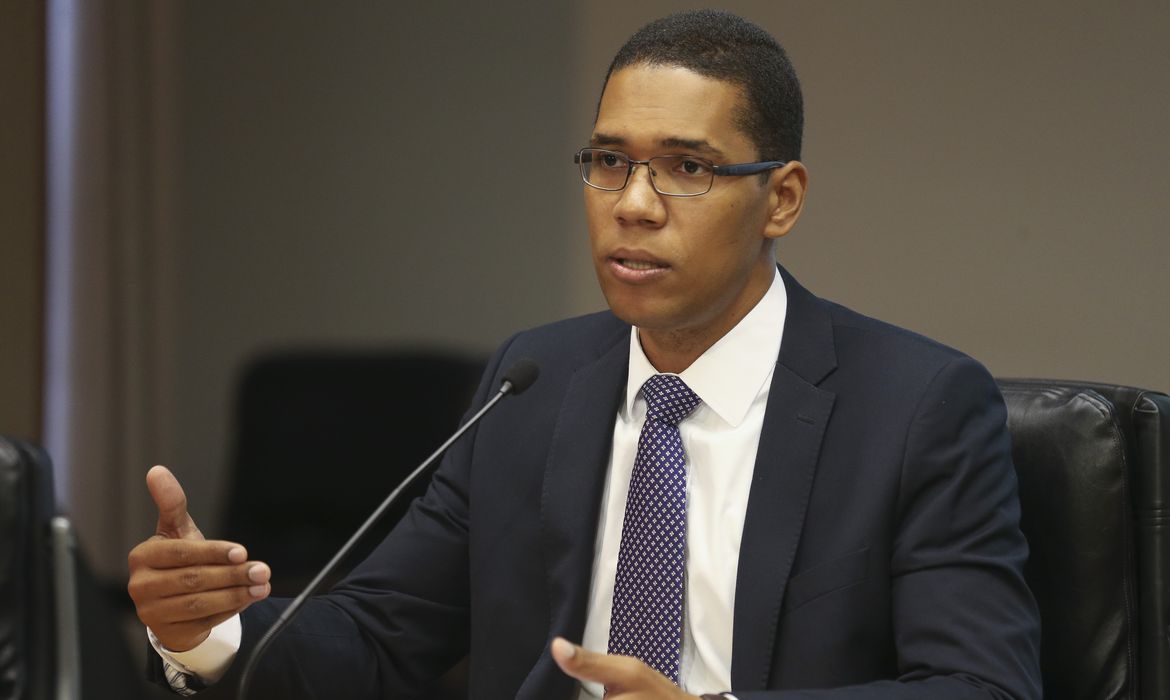O coordenador-geral de Operações da Dívida Pública, Luís Felipe Vital: empréstimo externo não vai pressionar a dívida pública