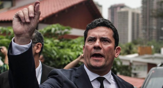 Moro tem sido ativo nas redes sociais desde que deixou o governo, e reiterado acusações e críticas ao presidente Jair Bolsonaro