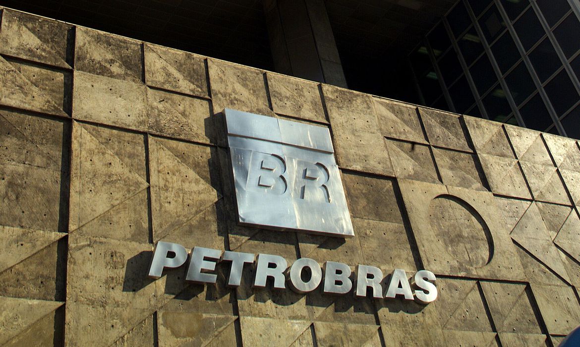 Petrobras: empresa alega que, se não alterasse o valor, acabaria onerando o setor sucroalcooleiro, que também não poderia rever o seu preço