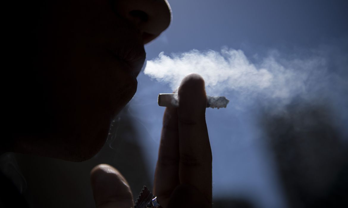Fumantes: Socesp alerta para a propensão às infecções virais