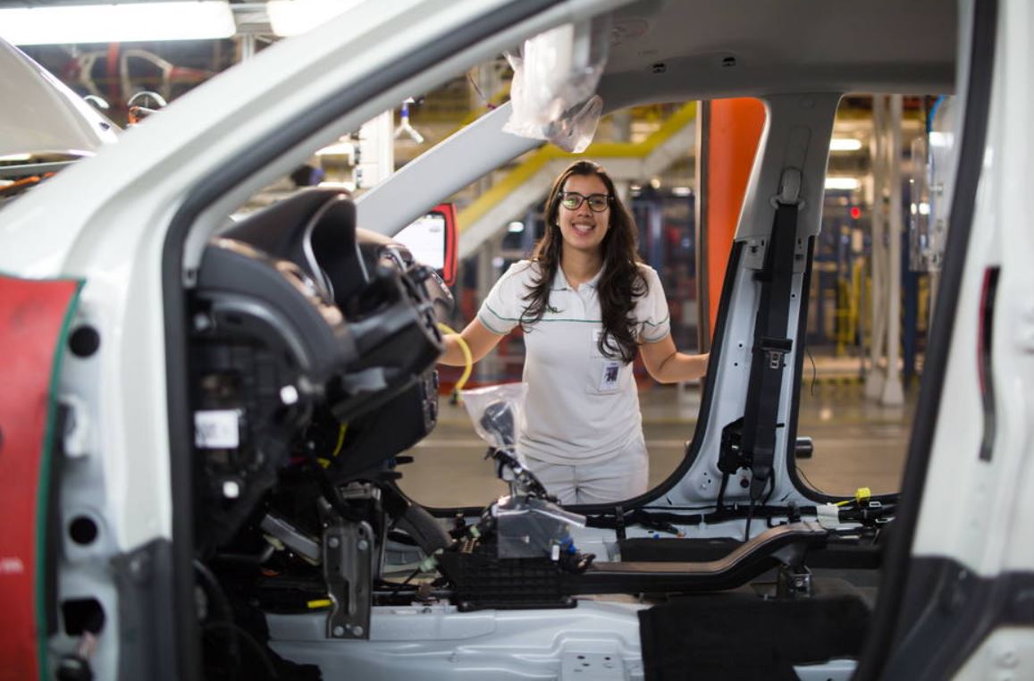 Juliana Coelho é a primeira mulher comandando uma fábrica da Fiat na América Latina