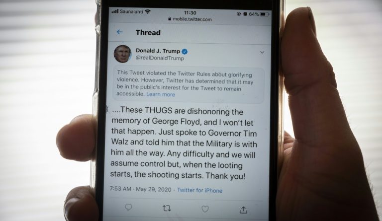O Twitter retirou na segunda-feira à noite um vídeo postado pelo presidente dos Estados Unidos, Donald Trump, com a divulgação de informações falsas sobre o novo coronavírus