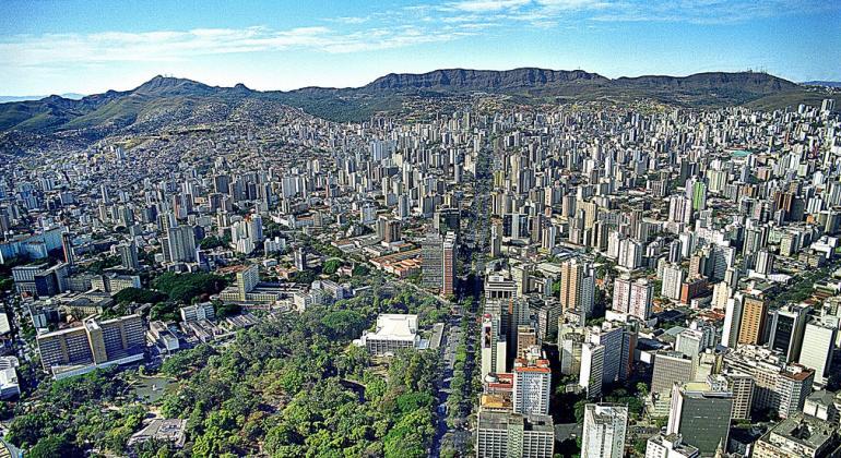 Em Minas Gerais, os mandados estão sendo cumpridos nas cidades de Belo Horizonte (foto), Contagem e Nova Lima