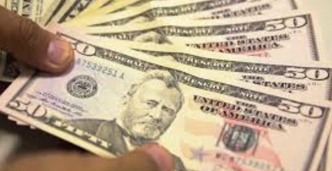 Noticiário local está afetando cotação do dólar