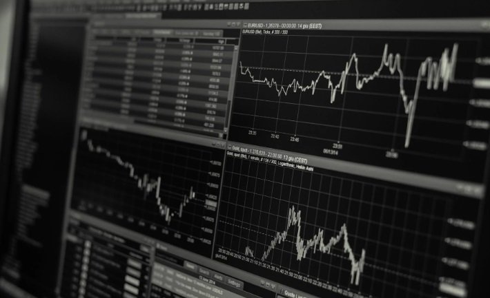 Como resultado, o índice pan-europeu Stoxx 600 encerrou em baixa de 0,87%, a 373,44 pontos