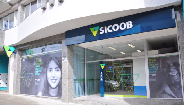 Segundo a cooperativa de crédito, neste primeiro dia de operação do programa, destacaram-se as regiões Sudeste e Sul, que, somadas, representaram 95% de todos os pedidos do País por meio do Sicoob