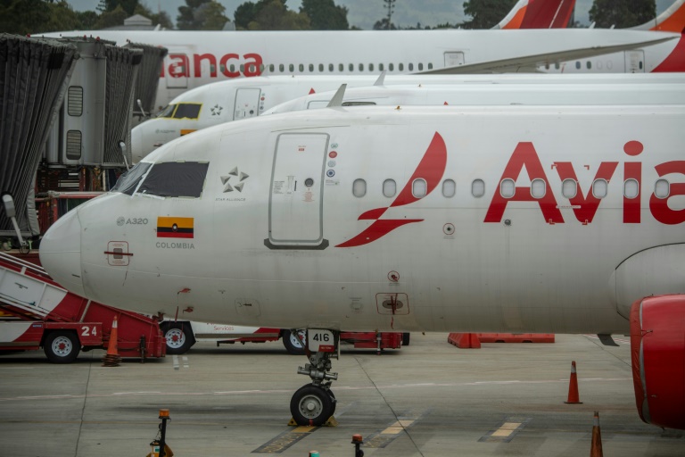 Aviões da Avianca na pista do aeroporto internacional El Dorado, em Bogotá, 25 de junho de 2020