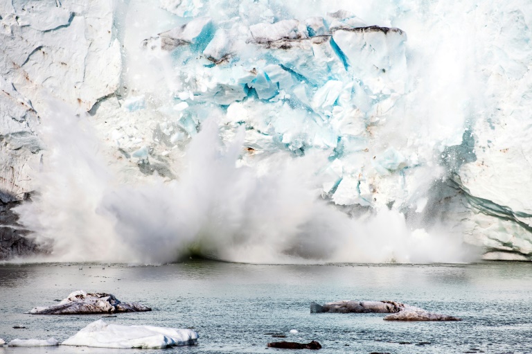 As calotas polares da Groenlândia perderam 532 bilhões de toneladas de gelo em 2019, um novo recorde para este gigantesco território ártico, o que ameaça acelerar a elevação do nível dos oceanos e o futuro de milhões de pessoas