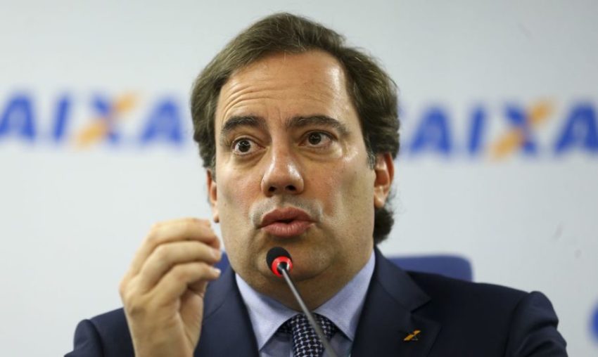 O presidente da Caixa Econômica Federal, Pedro Guimarães, exigiu que funcionários fizessem flexões em evento