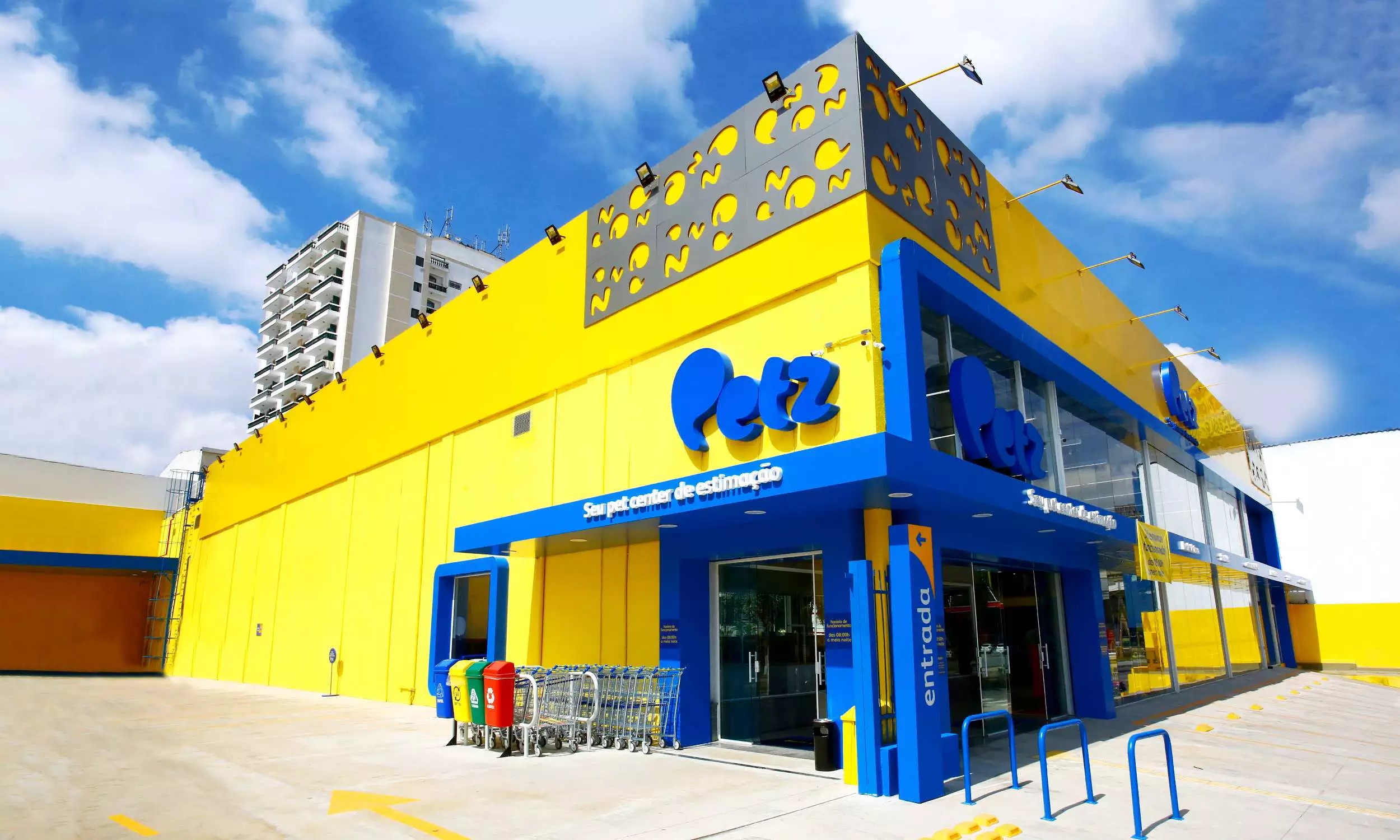 Petz e Cobasi fecham fusão para criar gigante com receita de R$ 6,9 bi e 483 lojas