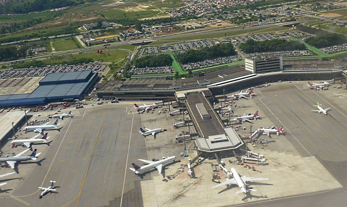 Os Estados Unidos suspenderam a restrição dos voos saídos do Brasil; desde segunda-feira (14), a rota está liberada
