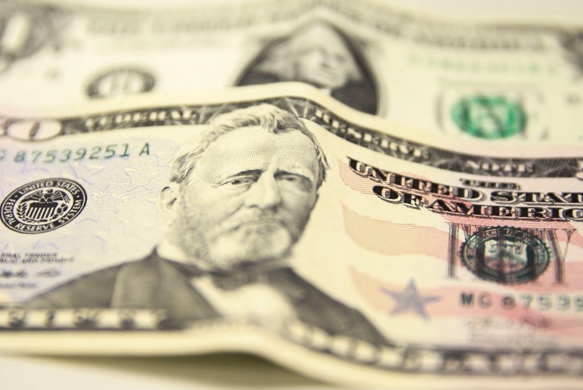 O dólar à vista terminou com pequena queda de 0,13%, a R$ 5,231