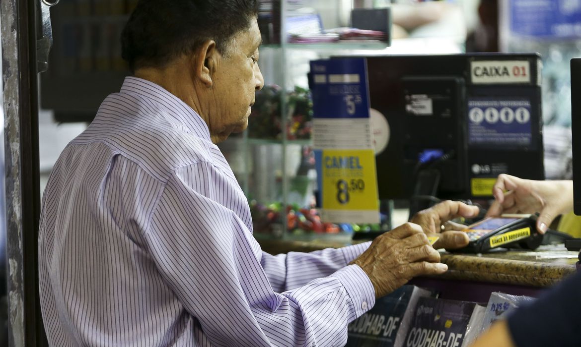 A Febraban vai lançar uma campanha de conscientização dos idosos contra os golpes financeiros