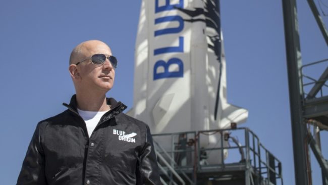 O CEO da Amazon, Jeff Bezos, fundador da Blue Origin
