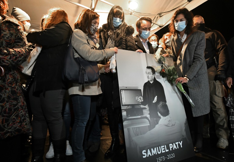 A França prestou uma homenagem nacional nesta quarta-feira (21), na Universidade Sorbonne, a Samuel Paty, professor decapitado na sexta-feira passada