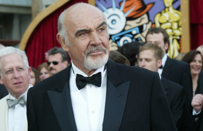 Sean Connery, conhecido por interpretar o espião James Bond, morreu aos 90 anos nesta madrugada. O ator escocês interpretou o primeiro agente 007