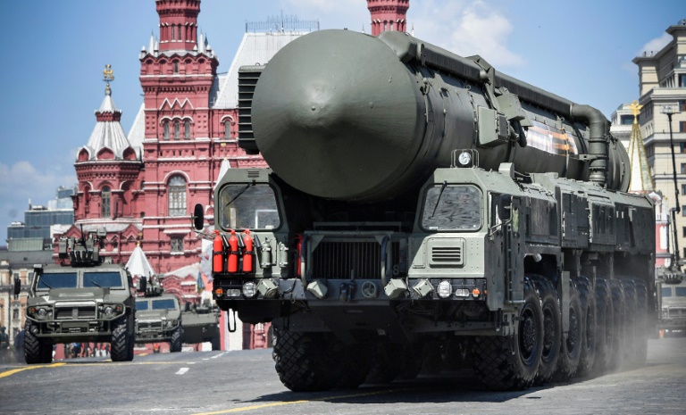 Parada militar em Moscou acordo nuclear