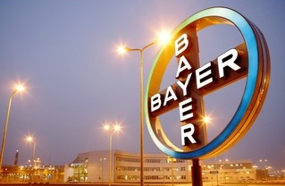Um júri decidiu pela primeira vez a favor da Bayer, fabricante alemã de produtos farmacêuticos e agroquímicos, no caso do herbicida Roundup, fabricado pela companhia, que causaria câncer.