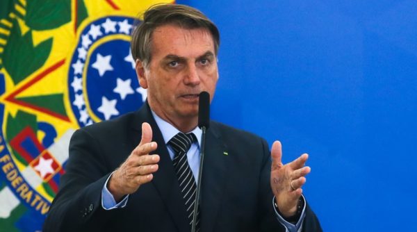 Às vésperas de se aposentar, ministro decidiu prorrogar por mais 30 dias o inquérito que investiga se o presidente Bolsonaro interferiu politicamente na PF