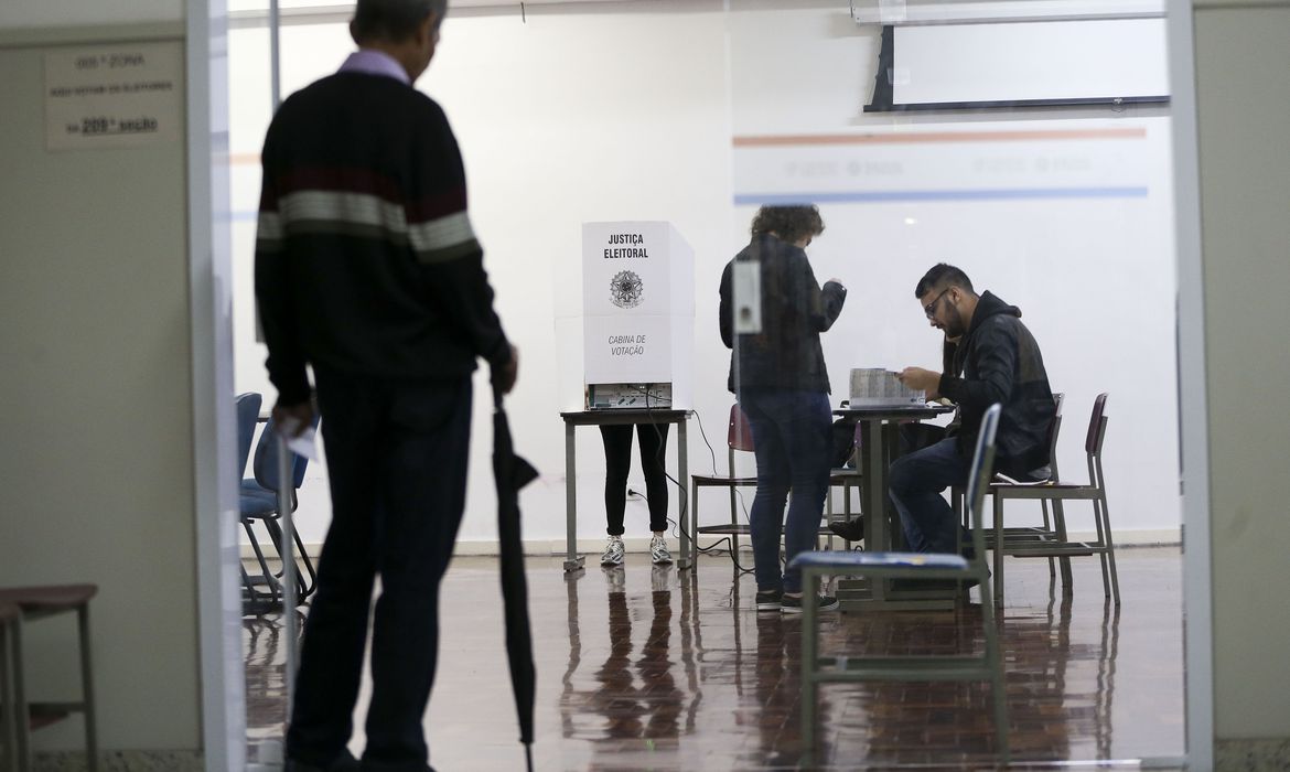 Para garantir a segurança do eleitor e do voluntário no momento do voto, o Tribunal Superior Eleitoral (TSE) elaborou um protocolo com dicas