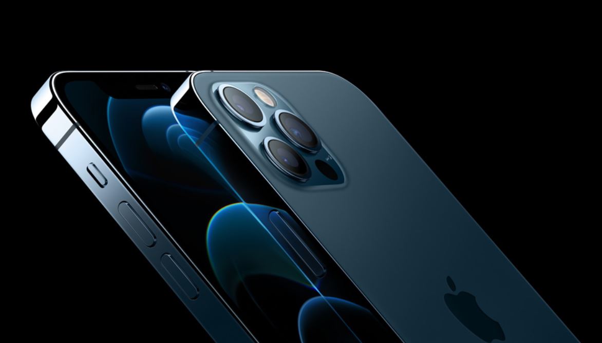 A Apple anunciou que toda a linha do iPhone 12 serão vendidos no mundo todo sem carregador ou fones de ouvido inclusos na caixa.