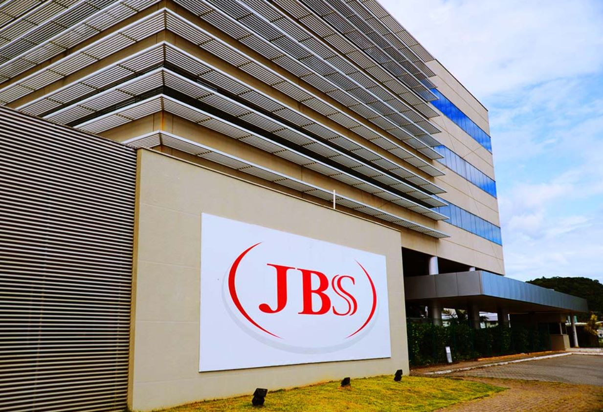 A empresa informa que os valores devidos, acrescenta a JBS, vem sendo pagos de forma parcelada regularmente, sem qualquer prejuízo adicional.